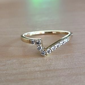 Chevron 14k gold with round diamonds